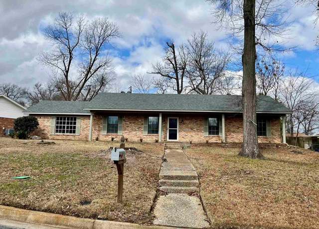 Property at 302 Mobile Dr, Tyler, TX 75703, 3 beds, 2 baths