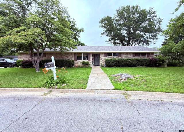Property at 108 Martha Dr, Winnsboro, TX 75494, 3 beds, 2 baths