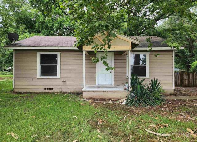 Property at 230 Broach St, Pittsburg, TX 75686, 2 beds, 1 bath