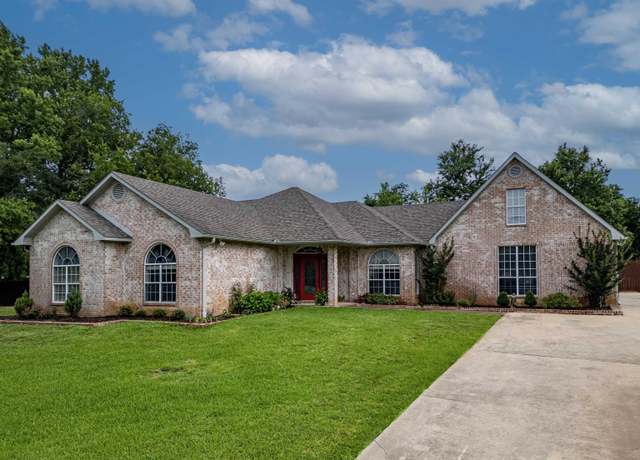 Property at 10074 Hillside Ln, Flint, TX 75762, 3 beds, 2.5 baths