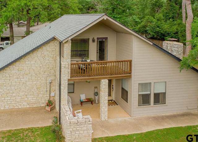 Property at 425 Lakeview Dr, Hideaway, TX 75771, 4 beds, 2.5 baths