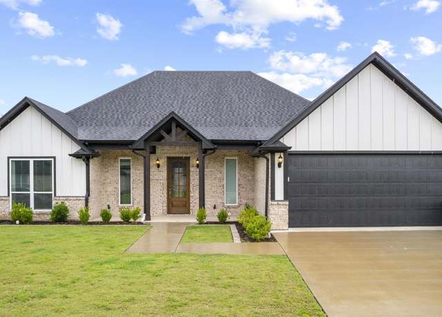 Property at 11918 Gillian Ct, Tyler, TX 75703, 4 beds, 2 baths