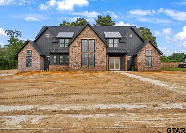Property at 300 White-n-gail Ln, Bullard, TX 75757, 4 beds, 4.5 baths