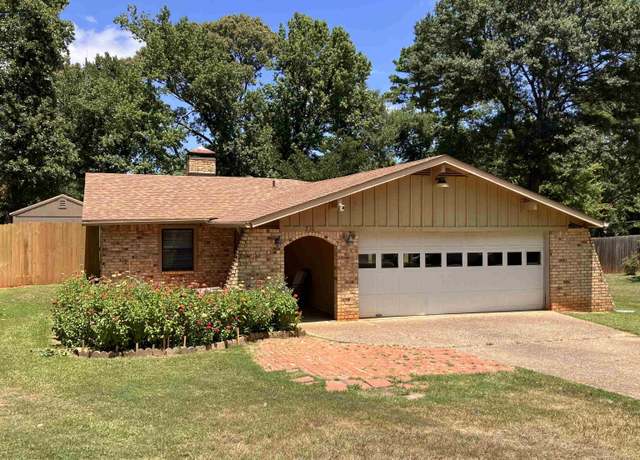 Property at 210 Woodhaven Dr, Whitehouse, TX 75791, 3 beds, 2 baths