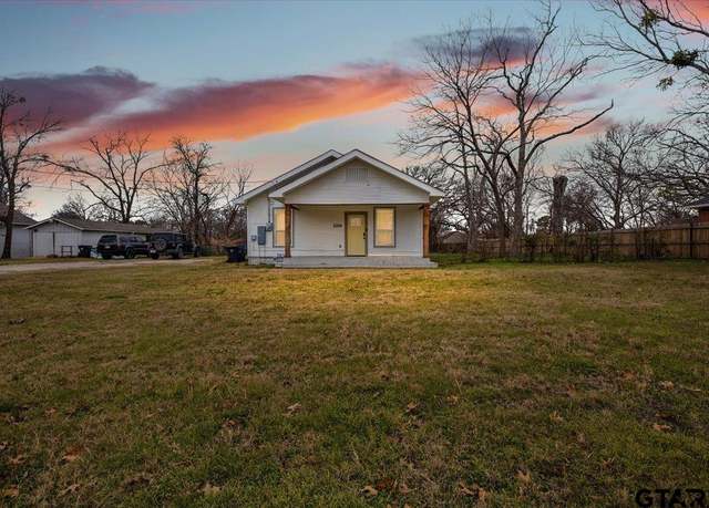 Property at 2200 N Beaton St, Corsicana, TX 75110, 4 beds, 2.5 baths