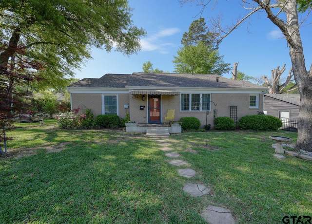 Property at 824 W 9th St, Tyler, TX 75701, 3 beds, 2.5 baths