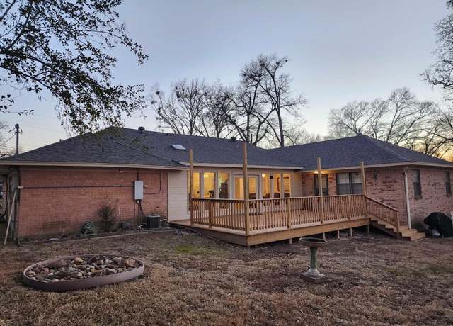 Property at 1608 Yosemite Dr, Tyler, TX 75703, 4 beds, 3 baths