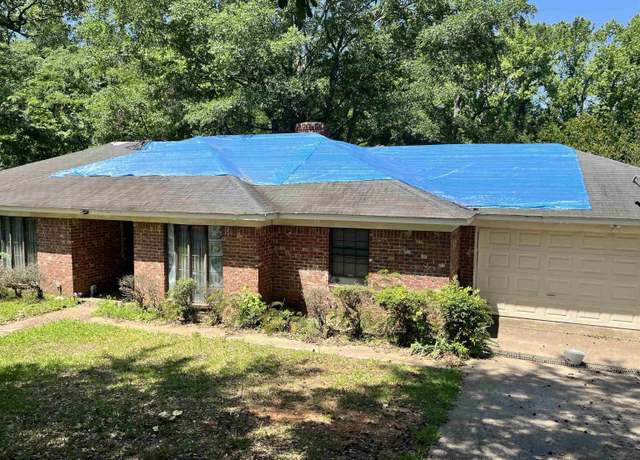 Property at 712 Leon Dr, Tyler, TX 75702, 4 beds, 2.5 baths