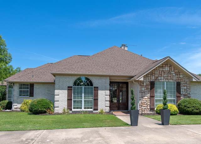 Property at 15 County Road 1130, Mount Pleasant, TX 75455, 4 beds, 2.5 baths