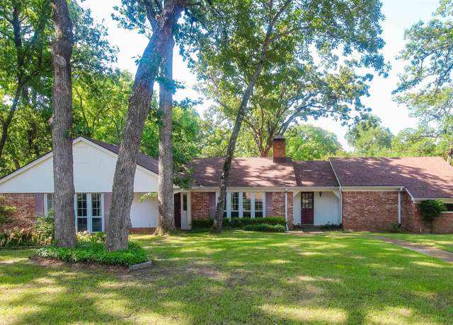 Property at 2115 Heather Ln, Tyler, TX 75703, 3 beds, 2 baths