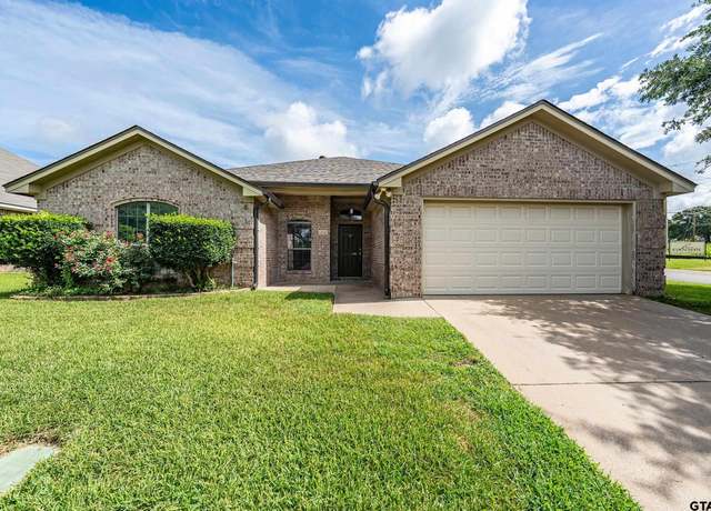 Property at 10820 Cactus Trl, Flint, TX 75762, 4 beds, 2 baths