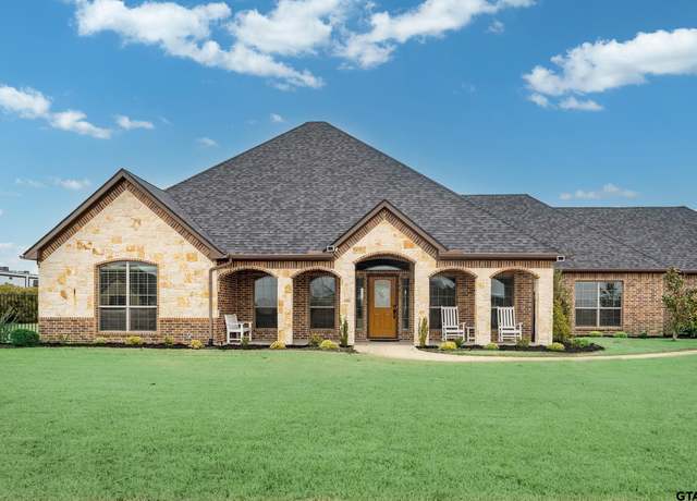 Property at 2921 W Alamosa Dr, Terrell, TX 75160, 4 beds, 3 baths