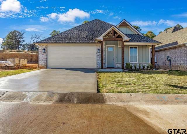 Property at 9256 Villas Ct, Tyler, TX 75703, 4 beds, 2 baths