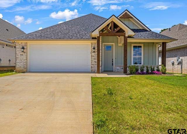 Property at 9256 Villas Ct, Tyler, TX 75703, 4 beds, 2 baths