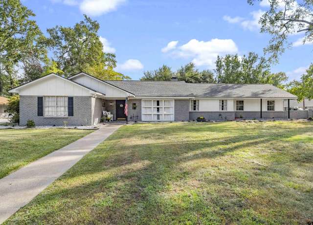Property at 1805 Overbrook Ln, Tyler, TX 75703, 4 beds, 2.5 baths