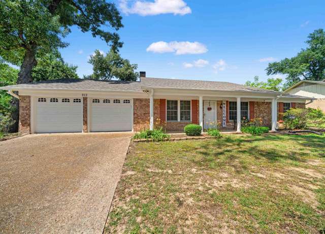 Property at 812 Jeffery Dr, Tyler, TX 75703, 3 beds, 2 baths