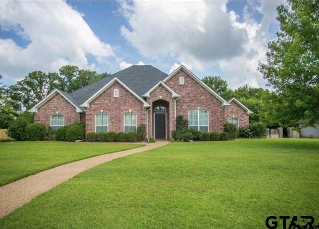 Property at 302 Coventry St, Bullard, TX 75757, 5 beds, 3.5 baths