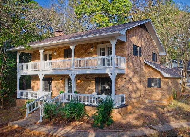 Property at 3020 Great Oaks Cir, Tyler, TX 75703, 4 beds, 2.5 baths