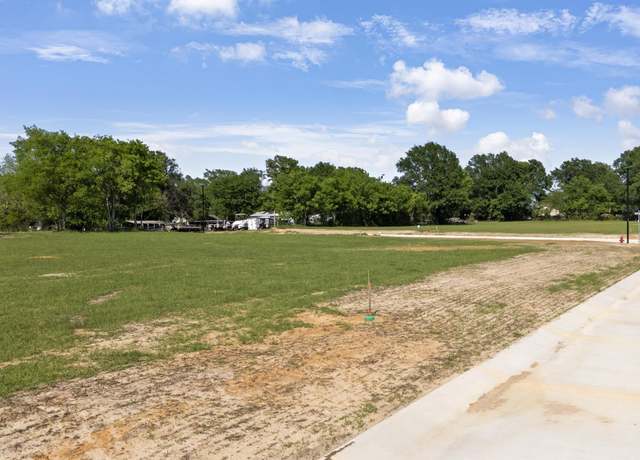 Property at 207 E Teal Dr, Troup, TX 75789