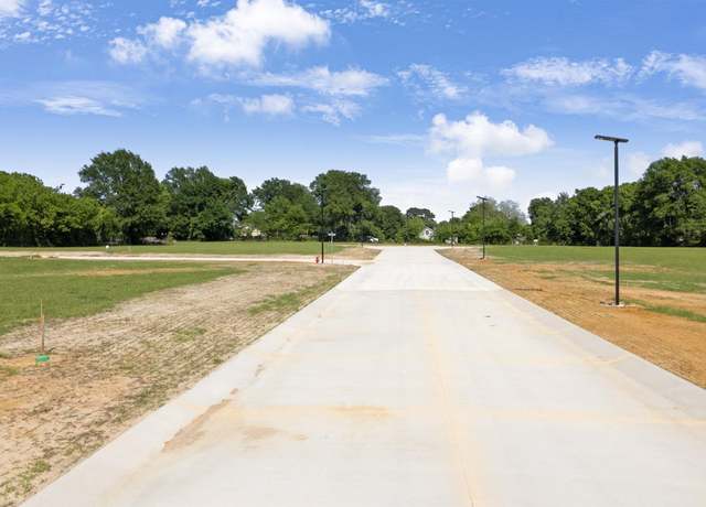Property at 206 E Teal Dr, Troup, TX 75789