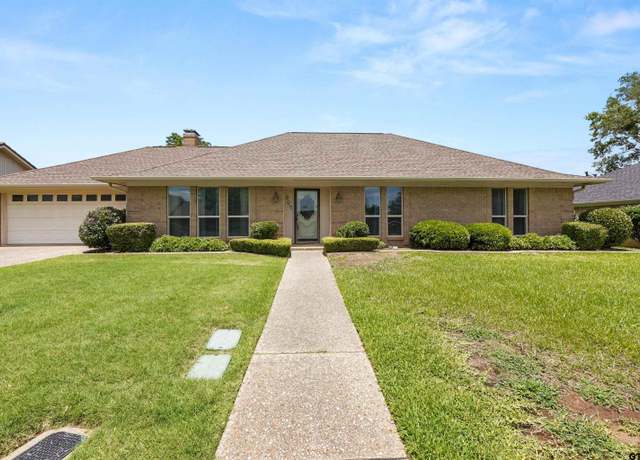 Property at 607 W Rieck Rd, Tyler, TX 75703, 3 beds, 2 baths