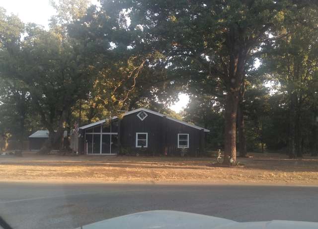 Property at 155 Barcelona St, Mabank, TX 75156, 3 beds, 2 baths