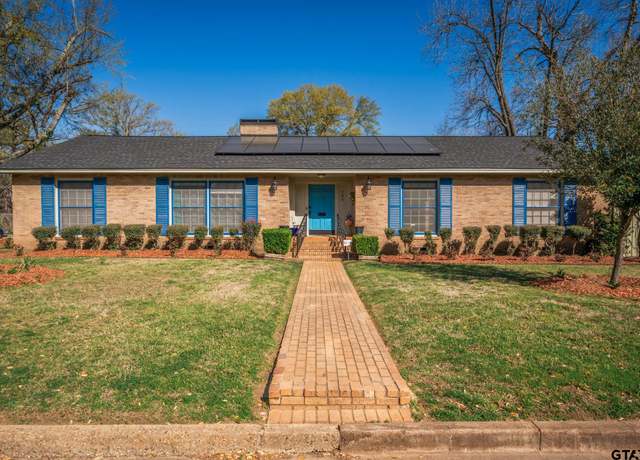 Property at 702 El Paso St, Jacksonville, TX 75766, 3 beds, 2 baths
