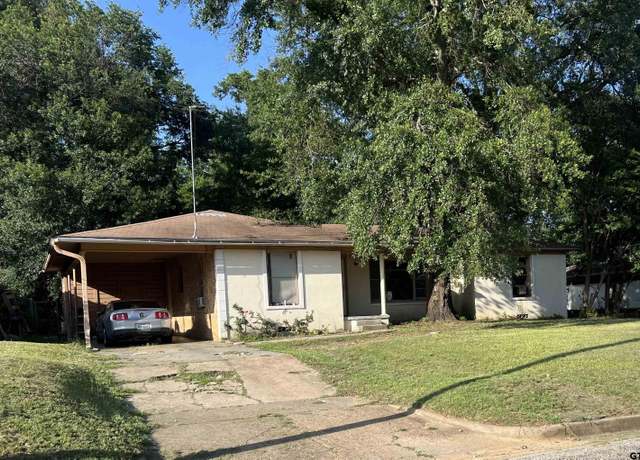 Property at 2207 Belvedere Blvd, Tyler, TX 75702, 3 beds, 1.5 baths