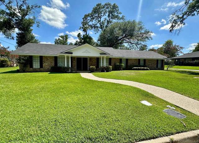 Property at 1815 Glen Arbor St, Tyler, TX 75703, 3 beds, 2 baths