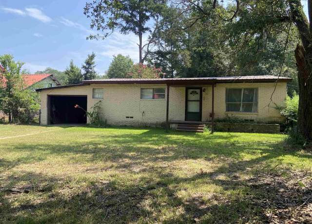 Property at 1604 Lakeshore Dr, Jacksonville, TX 75766, 2 beds, 1 bath