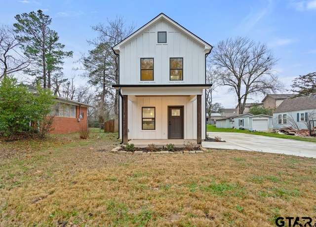 Property at 111 S College St, Lindale, TX 75771, 3 beds, 2.5 baths