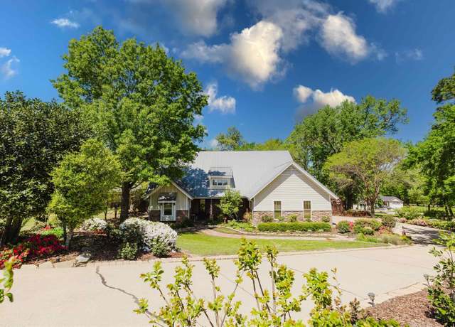 Property at 24050 Red Azalea Ln (with 2 Lots) Ln, Lindale, TX 75771, 3 beds, 3 baths