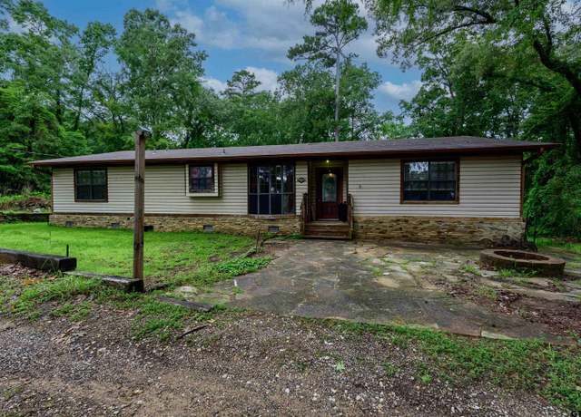 Property at 16850 Rainbow Ridge Cir, Tyler, TX 75707, 3 beds, 2 baths