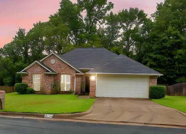 Property at 3155 San Jacinto Dr, Tyler, TX 75701, 3 beds, 2 baths