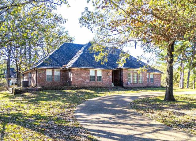 Property at 18061 Blackfoot Dr, Lindale, TX 75771, 4 beds, 3 baths