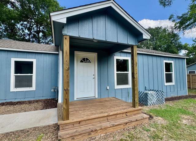 Property at 403 S Post Oak St, Winnsboro, TX 75494, 3 beds, 2 baths