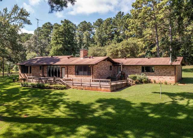 Property at 193 Cr 3137, Jacksonville, TX 75766, 3 beds, 2.5 baths