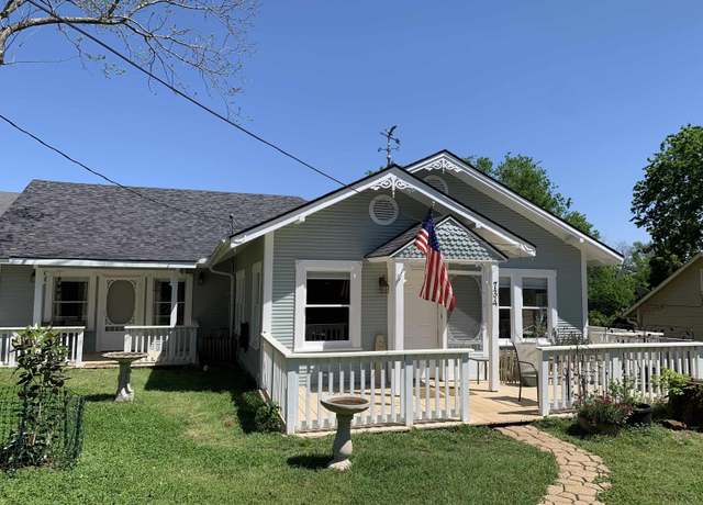 Property at 734 Donnybrook Ave, Tyler, TX 75701, 3 beds, 2 baths