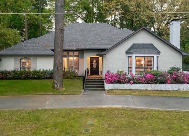 Property at 1443 Old Hickory Dr, Tyler, TX 75703, 4 beds, 3 baths