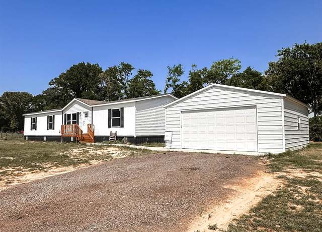 Property at 10885 State Hwy 19 S, Athens, TX 75751, 4 beds, 2 baths