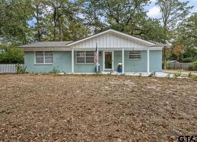 Property at 411 Lakeview Dr, Hideaway, TX 75771, 2 beds, 2 baths