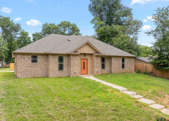 Property at 1215 W 6th St, Tyler, TX 75701, 3 beds, 2 baths