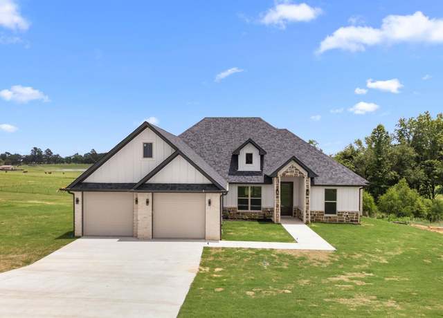 Property at 11905 Tara Ln, Lindale, TX 75771, 4 beds, 2 baths