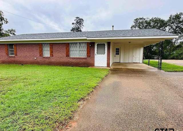 Property at 118 Fulton St, Pittsburg, TX 75686, 3 beds, 1 bath