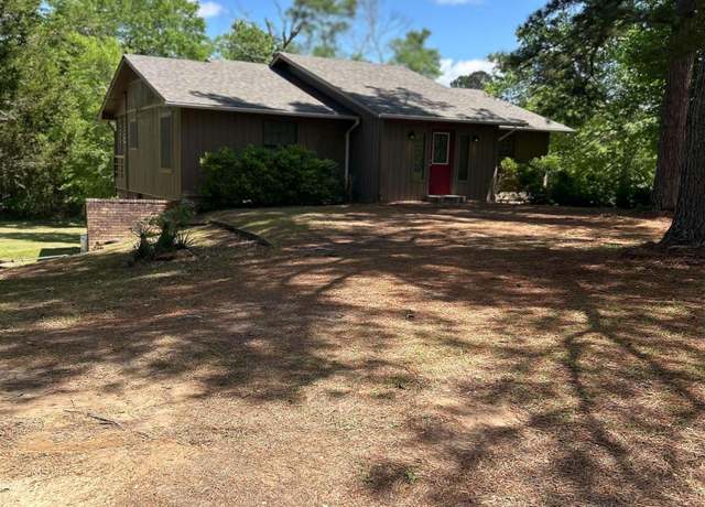 Property at 687 Fernbrook Ln, Marshall, TX 75672, 3 beds, 2 baths