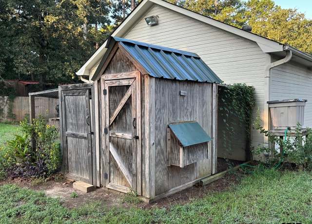 Property at 3229 Fm 2869, Hawkins, TX 75765, 3 beds, 2 baths
