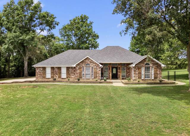Property at 15497 Wagon Wheel Cir, Chandler, TX 75758, 3 beds, 2 baths