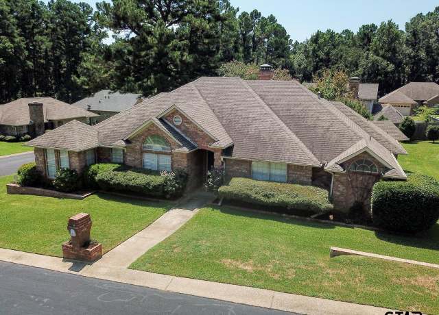 Property at 303 Amesbury Pl, Tyler, TX 75703, 3 beds, 2.5 baths
