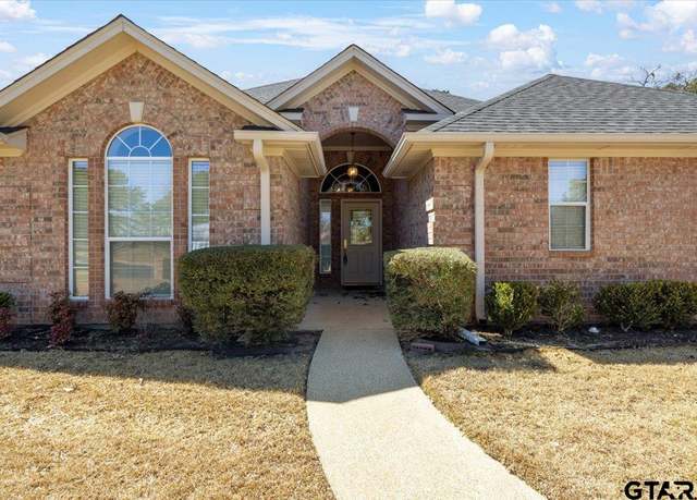 Property at 2802 Gloucester Dr, Tyler, TX 75707, 4 beds, 2 baths