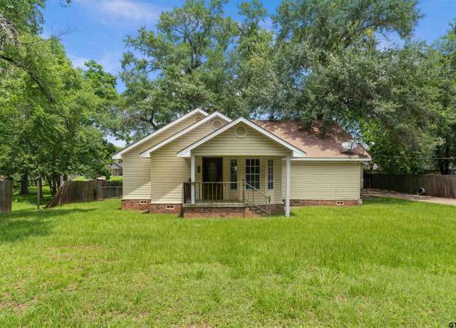 Property at 709 E Magnolia St, Troup, TX 75789, 3 beds, 2 baths